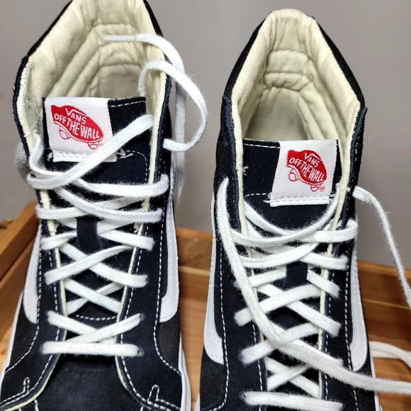 Vans Sk8-Hi sneakers in the classic Black/White color HIGH TOPS WMNS 8.5/MENS 7 - Picture 5 of 16